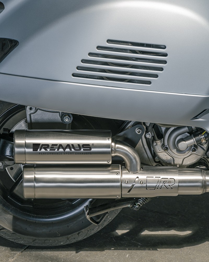 Slip-On REMUS Double MESH (sport silencer with removable sound insert), stainless steel brushed